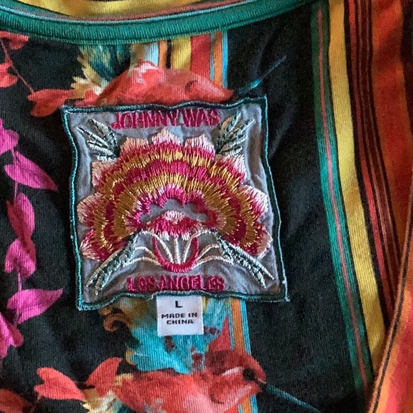 Johnny Was V-neck Swing Top Size L - Picture 8 of 9